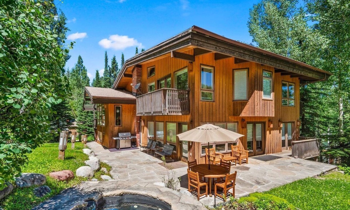 Snowmass Village House | Ski-In/Ski-Out Snowmass Estate with Hot Tub, Fireplaces & Expansive Mountain Views