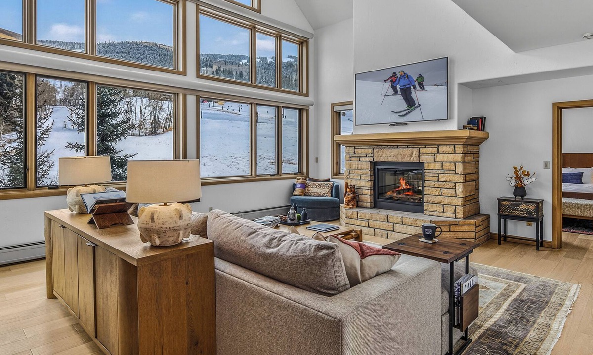 Highlands Townhomes House | Ski-In/Ski-Out + Views | Chalet Bravura