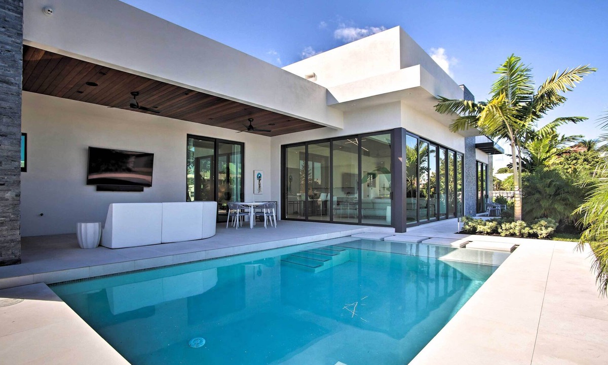 Coral Ridge House | Sleek & Chic Waterfront Home w/ Private Pool!