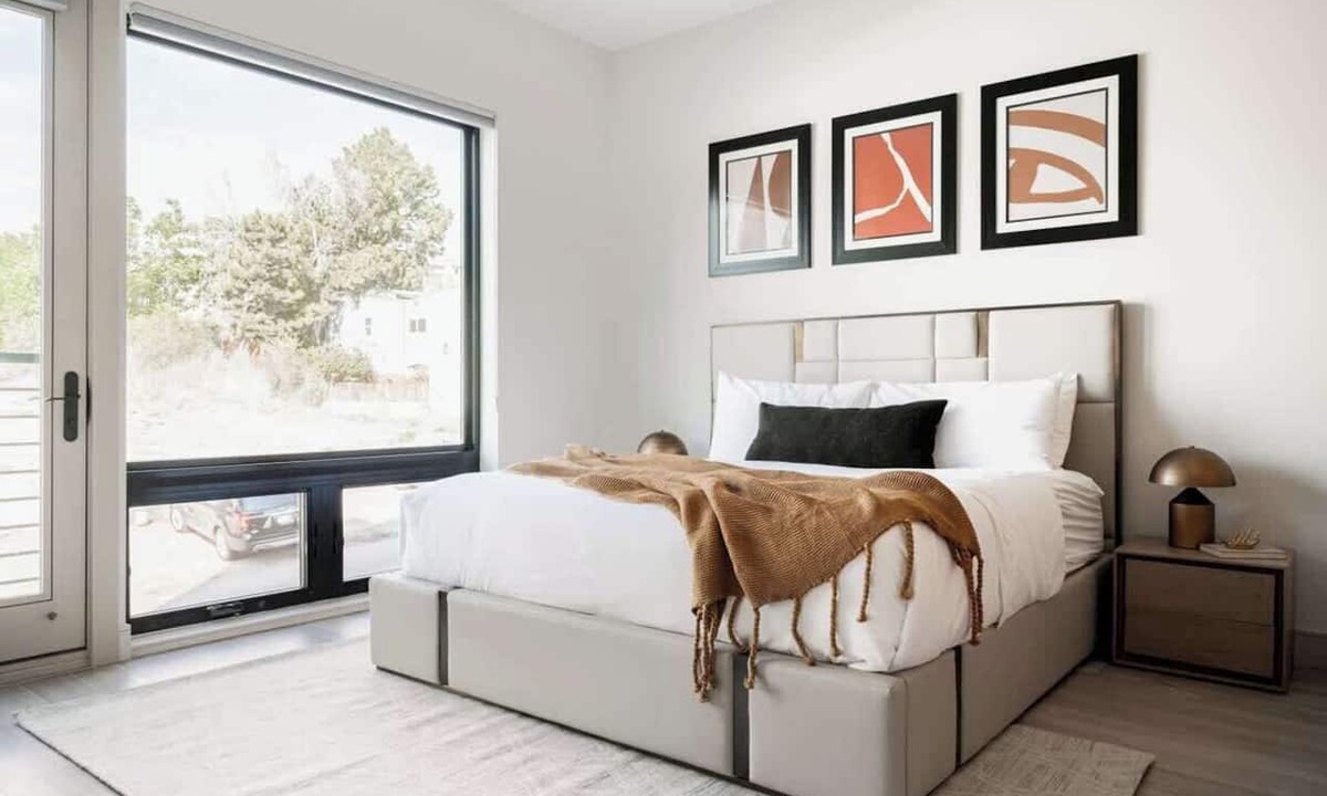 Jefferson Park Condo | Sleek Denver Flat | Walk to Empower Field | Tesoro
