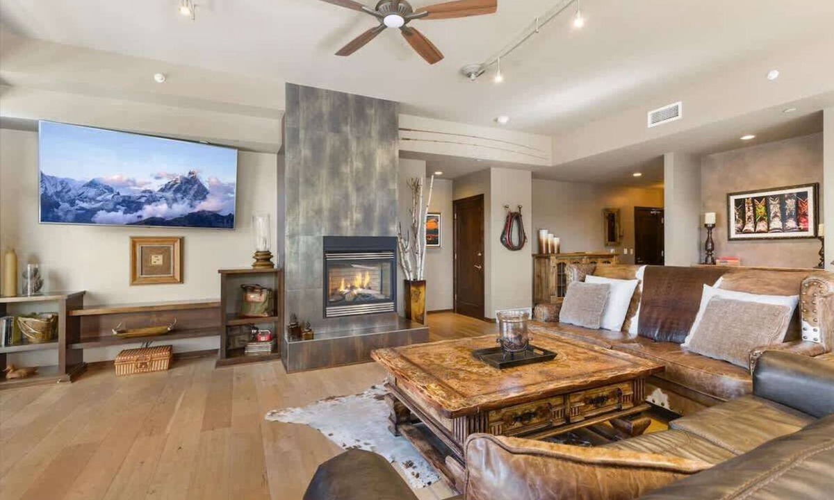 Downtown Steamboat Springs Condo | Sleek Mountain Retreat | Downtown | Mtn Views