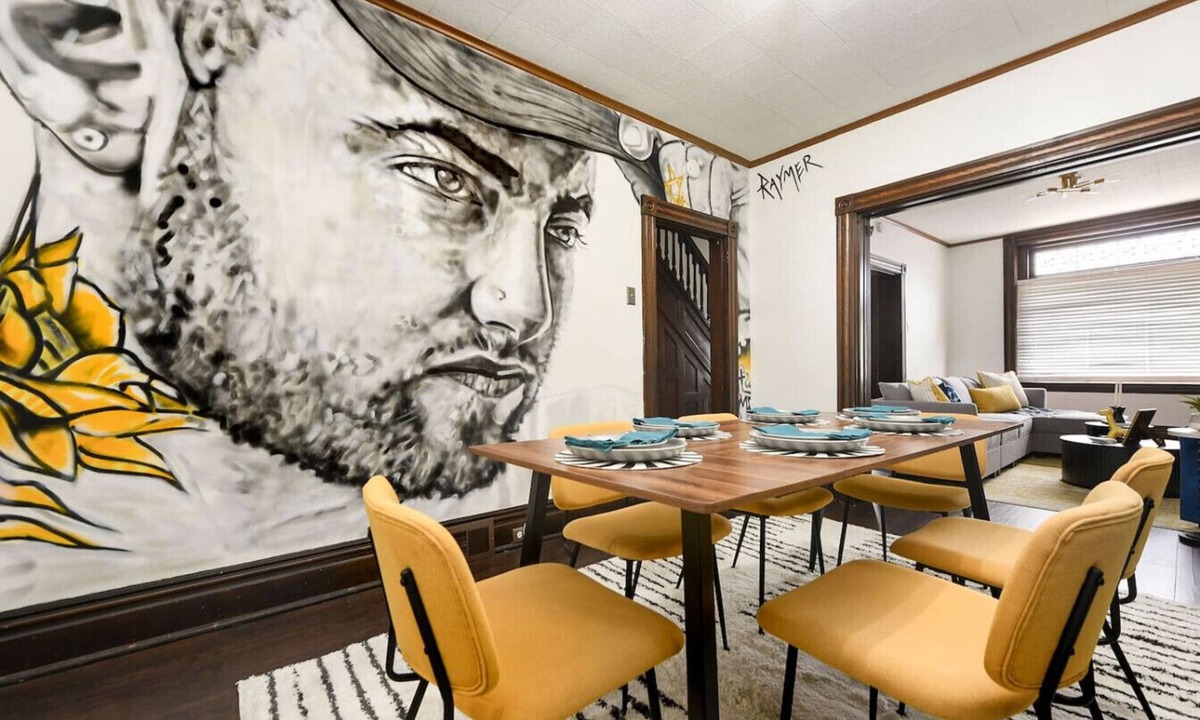 South Side Flats House | Sleeps 10 · Walk to Carson St · BBQ & Fire Pit