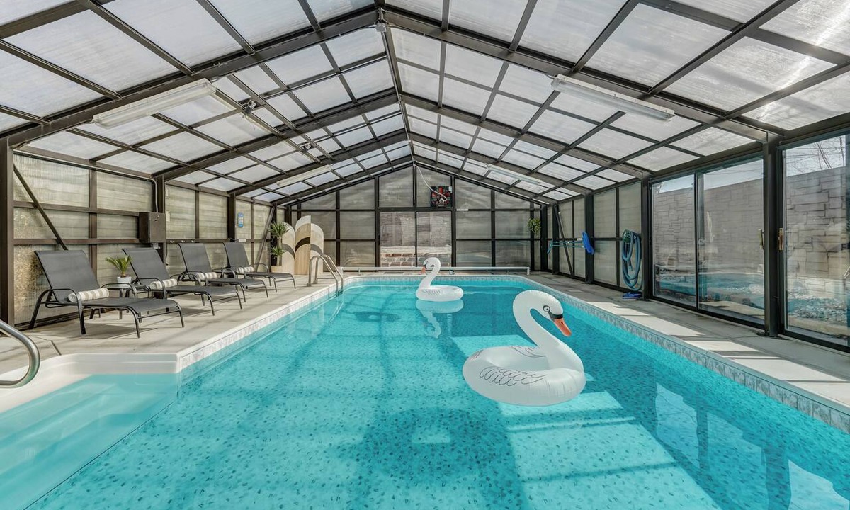 Central Colorado Springs House | Sleeps 14+, Indoor Heated Pool, Fire Pit & Hot Tub, Luxury Retreat for Group