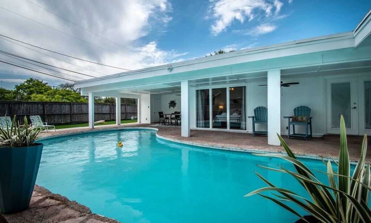 Bay Area House | Sleeps 32 - Spectacular Adjoining Homes Waits