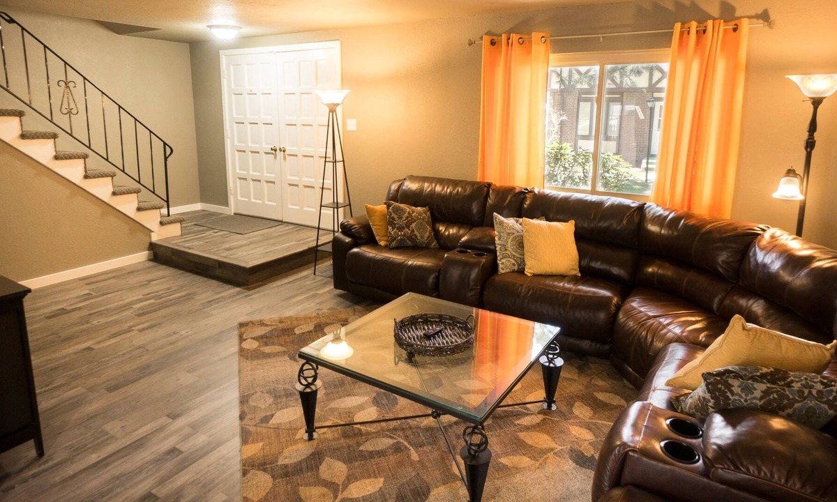 Rustic Hills House | Sleeps8*NewRemodel*CentrallyLocated*FunGames*Patio