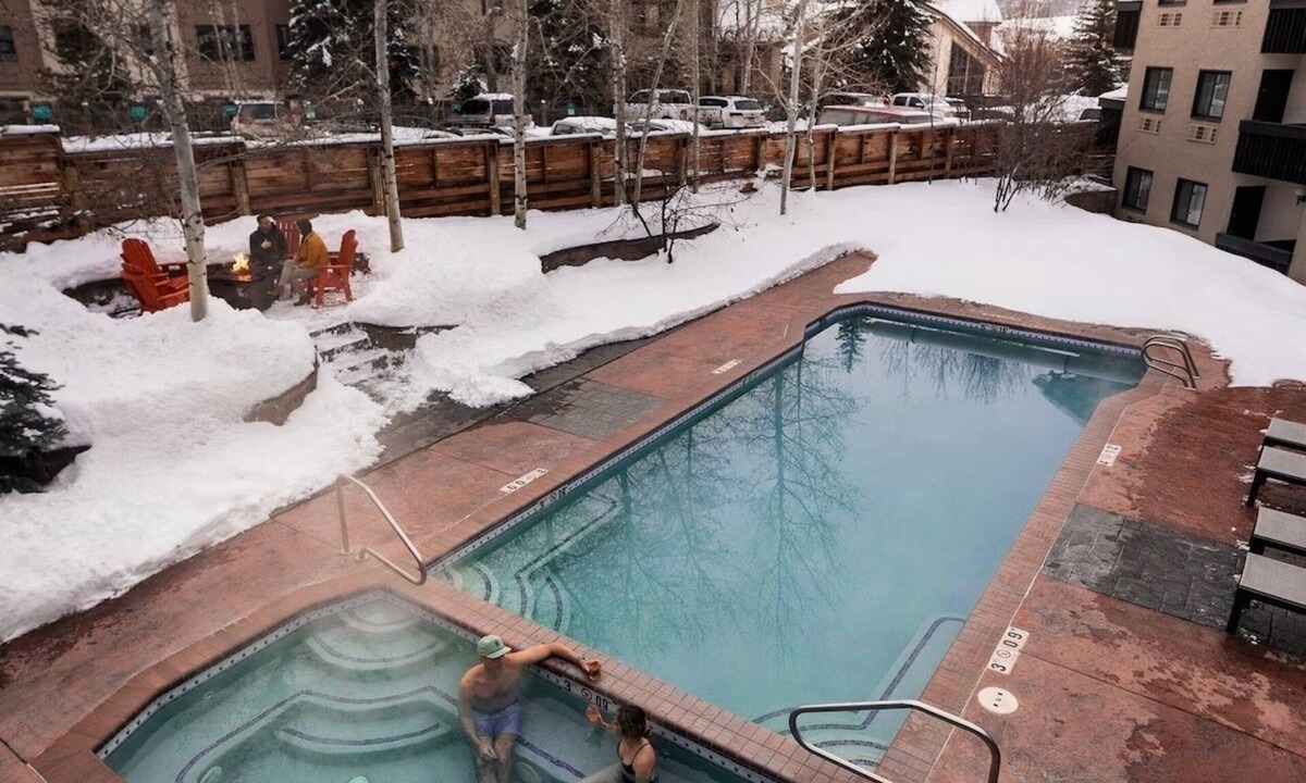 Steamboat Springs Hotel | Slopeside Loft | King + 2 Twins at Gravity Haus Steamboat