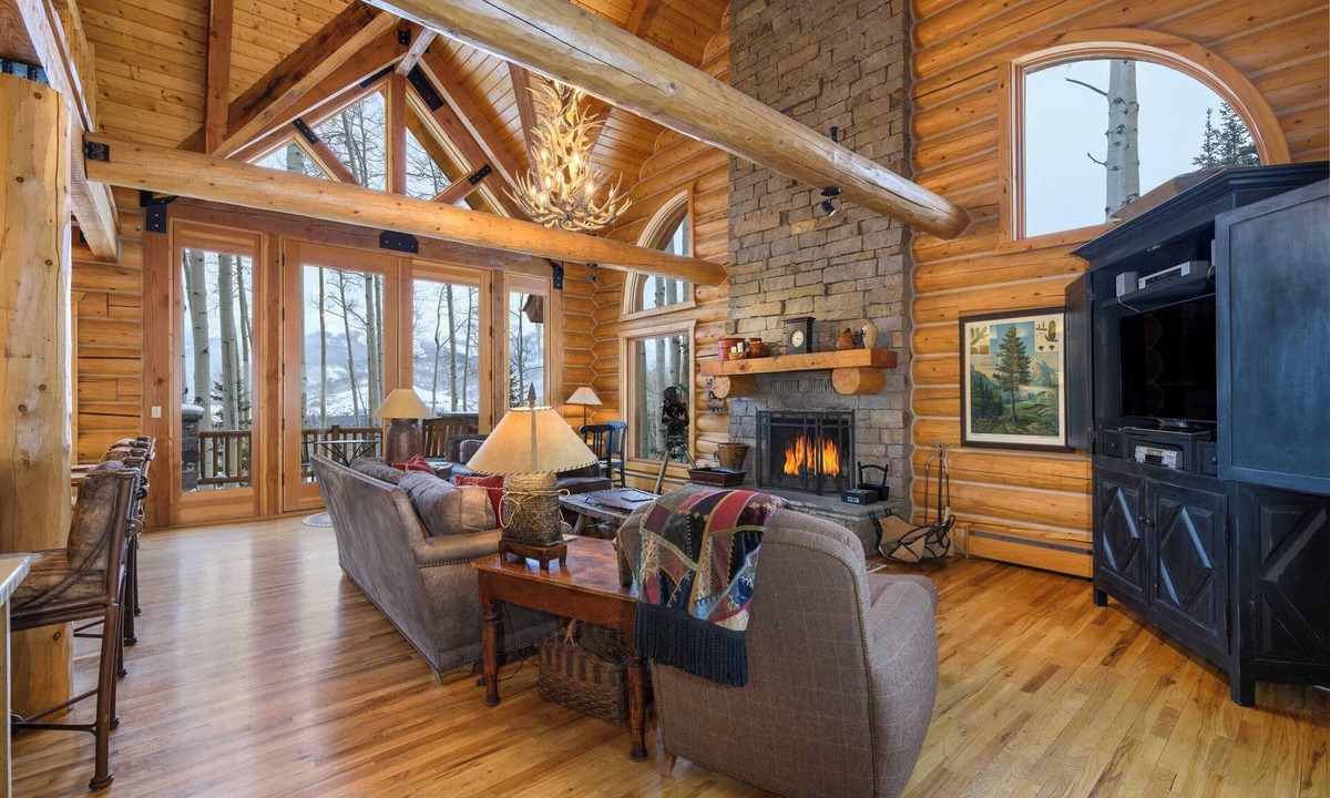Mountain Village Cabin | Snowdrift Cabin by Avantstay Breathtaking Home w/Prime Ski Access