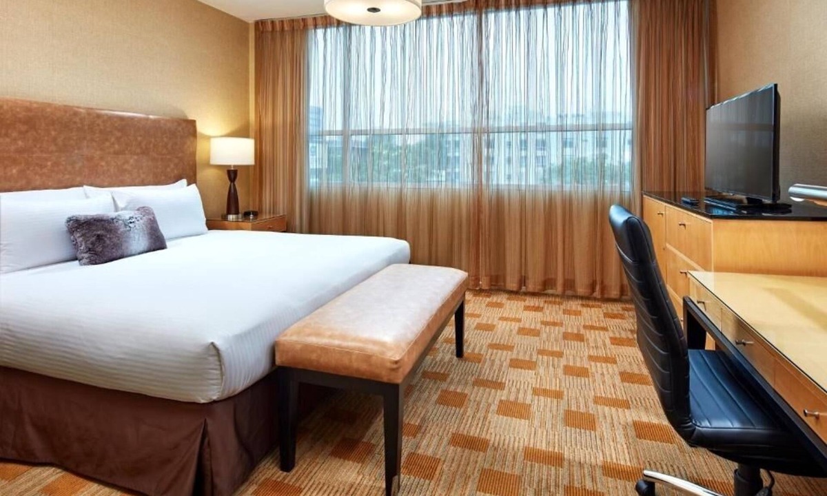 Beverly Grove Hotel | Sophisticated Retreat | Hollywood Walk of Fame - 3.5 miles | Onsite Parking