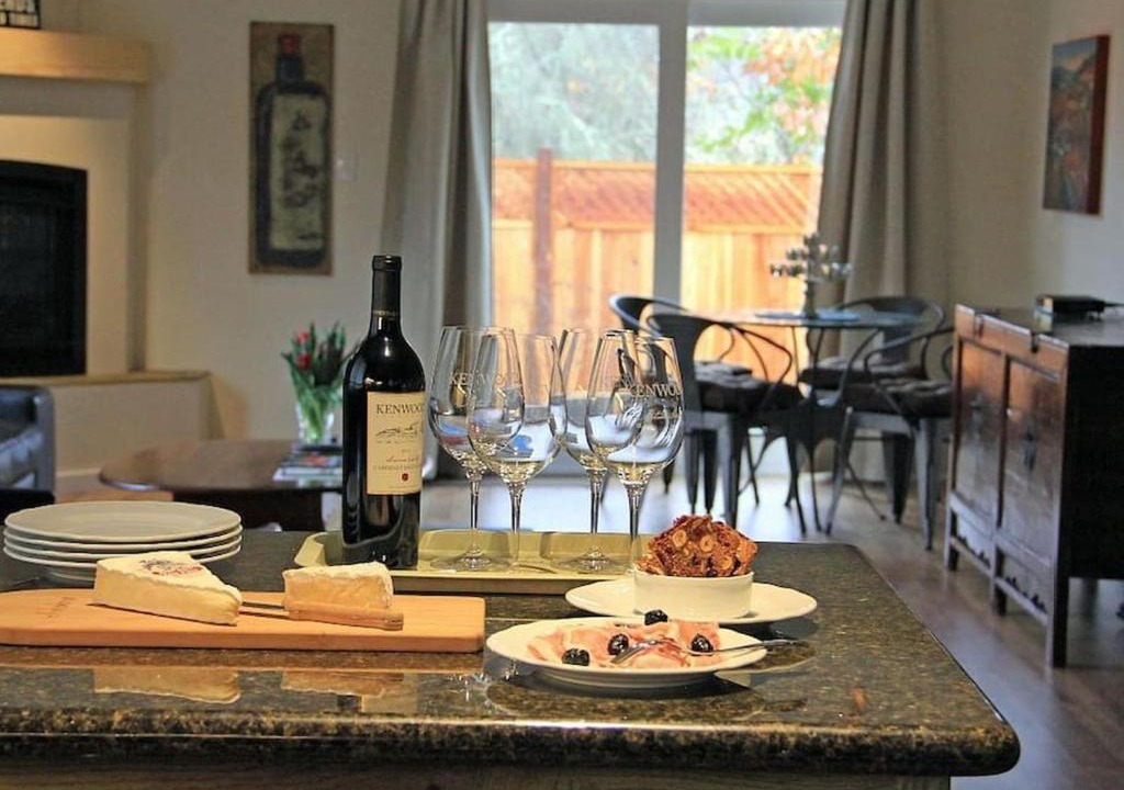 Kenwood House | Spa, Bocce, BBQ Kitchen, Wineries
