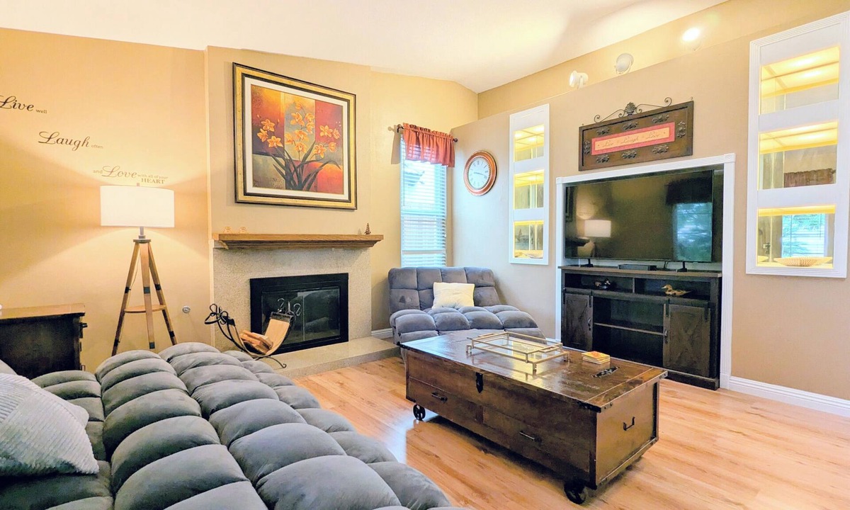 Moreno Valley House | Spacious 3-BR House w/Modern Comfort, Pet Friendly in Moreno Valley