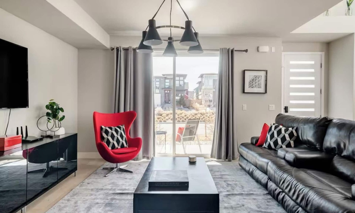 Northfield House | Spacious 4-bedroom house with WiFi, AC in delightful Central Park Denver