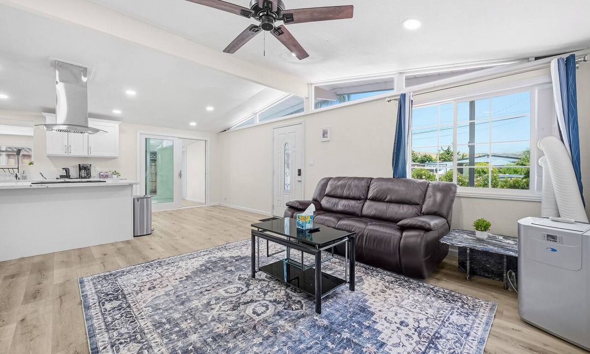 Tennyson - Alquire House | Spacious 4BR/3BA Getaway/Fast Bay Area Commute