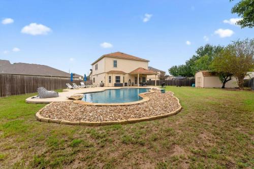 Cibolo House | Spacious 5BR *River Float *Pool *Fire Pit *