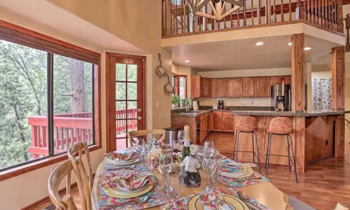 Crestline Cabin | Spacious+Amazing view+Game room+Dog friendly, 5min to Lake