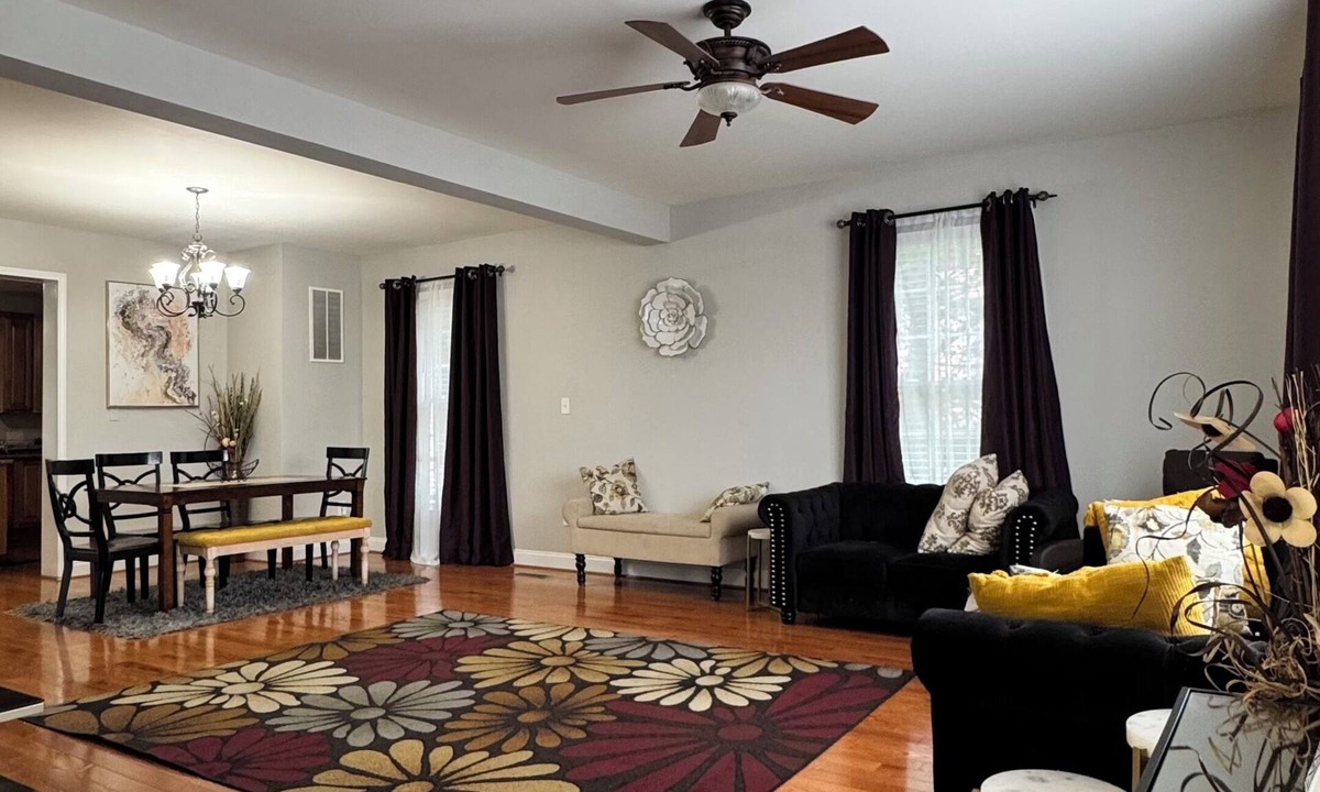 Roland Park House | Spacious Baltimore Charm- Perfect for Families and Large Groups
