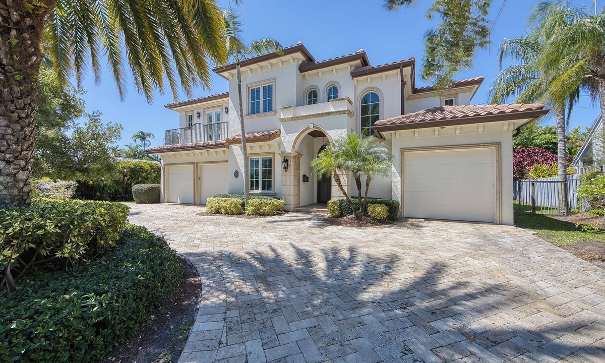 East Fort Lauderdale House | Spacious Four Bedroom Home close to Fort Lauderdale Beach and Las Olas
