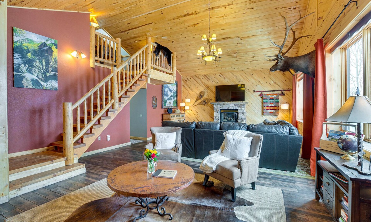 Gunnison House | Spacious Gunnison Home: Ski, Hike, Bike & Fish!