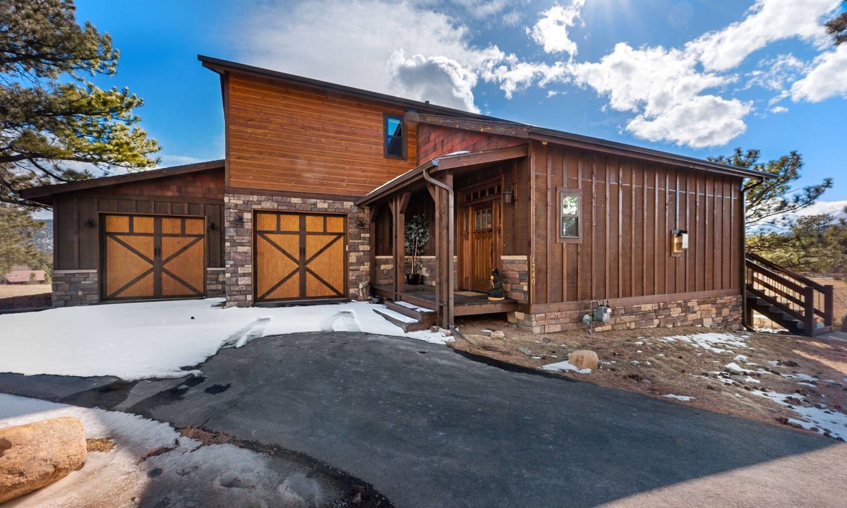 Estes Park House | Spacious Home Close to Lake Estes Close to Downtown