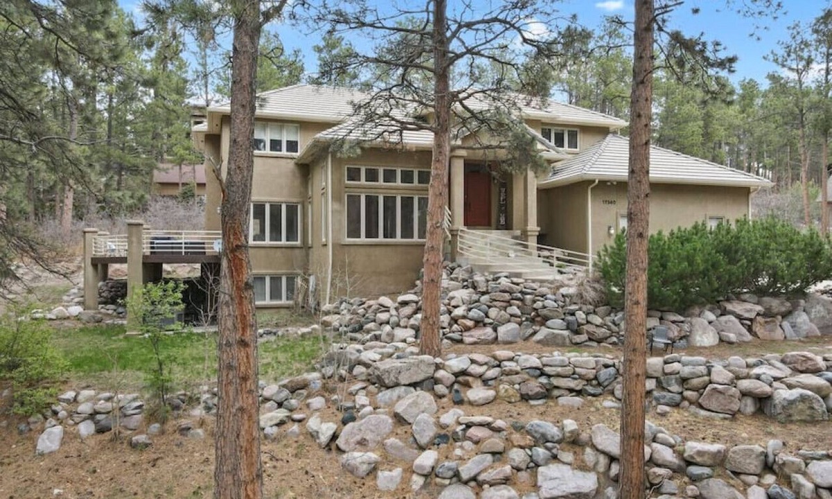 Monument House | Spacious Home | Hot Tub | Near USAFA