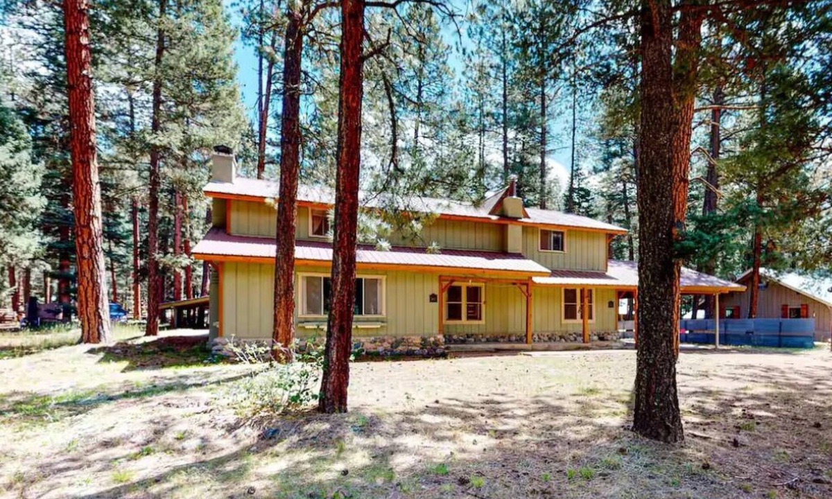 Bayfield House | Spacious home with a gorgeous meadow view close to creek and hiking trails.