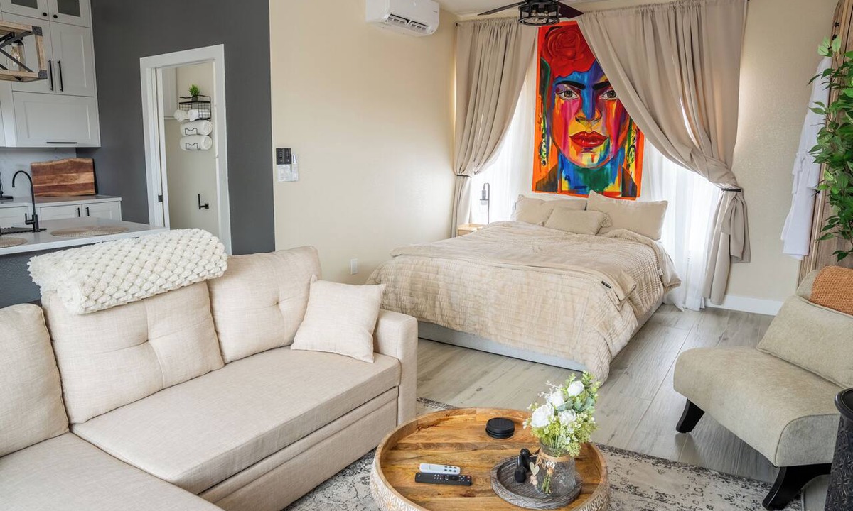 Welby Apartment | Spacious Luxury Retreat, Fireplace, Garden Oasis