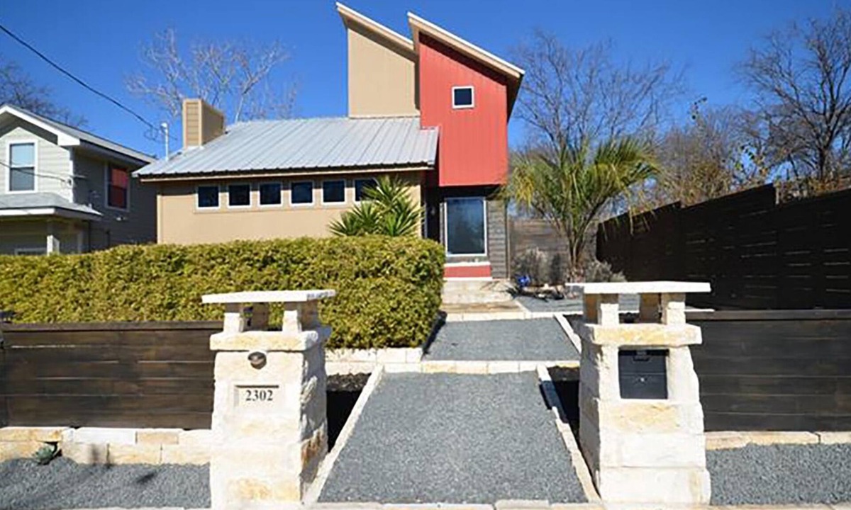 Blackshear-Prospect Hill House | Spacious Modern Home on East 9th St - Walkable Downtown