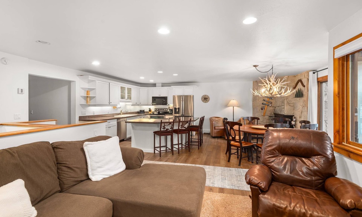 Snowmass Village Condo | Spacious Snowmass Condo! Pool/Hot Tub, Patio w/Gas Grill, Parking & Gas FP