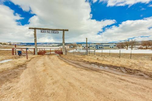 Cebolla House | Spacious Tierra Amarilla Ranch House w/Deck!