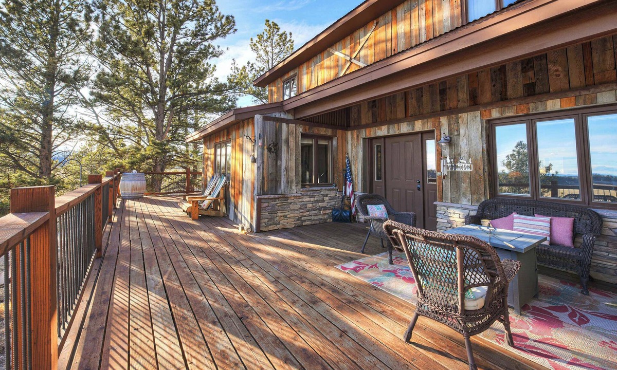 Fairplay Cabin | Spacious Valley View Lodge - Huge deck!