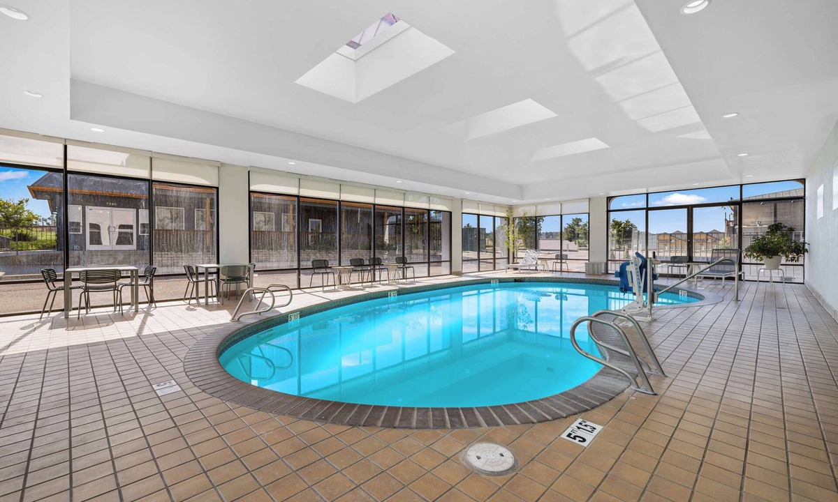 Briargate Hotel | Spark by Hilton Colorado Springs I 25 Central