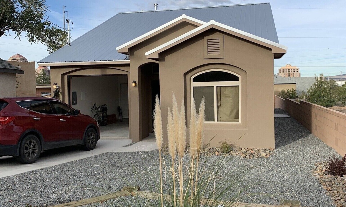 Citizens Imp Comm Of Martineztown House | Sparkling New Green Home - Martineztown