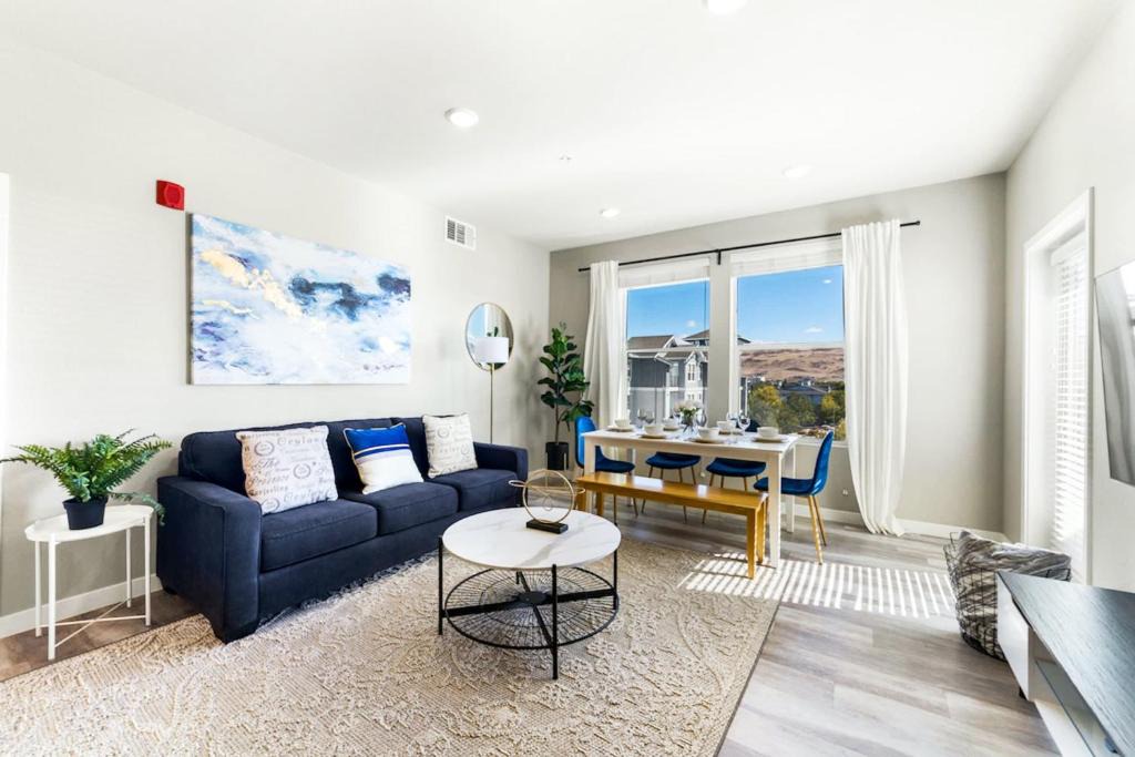 Sparks Apartment | Sparks 1BR Water Views · Spring Season & Views