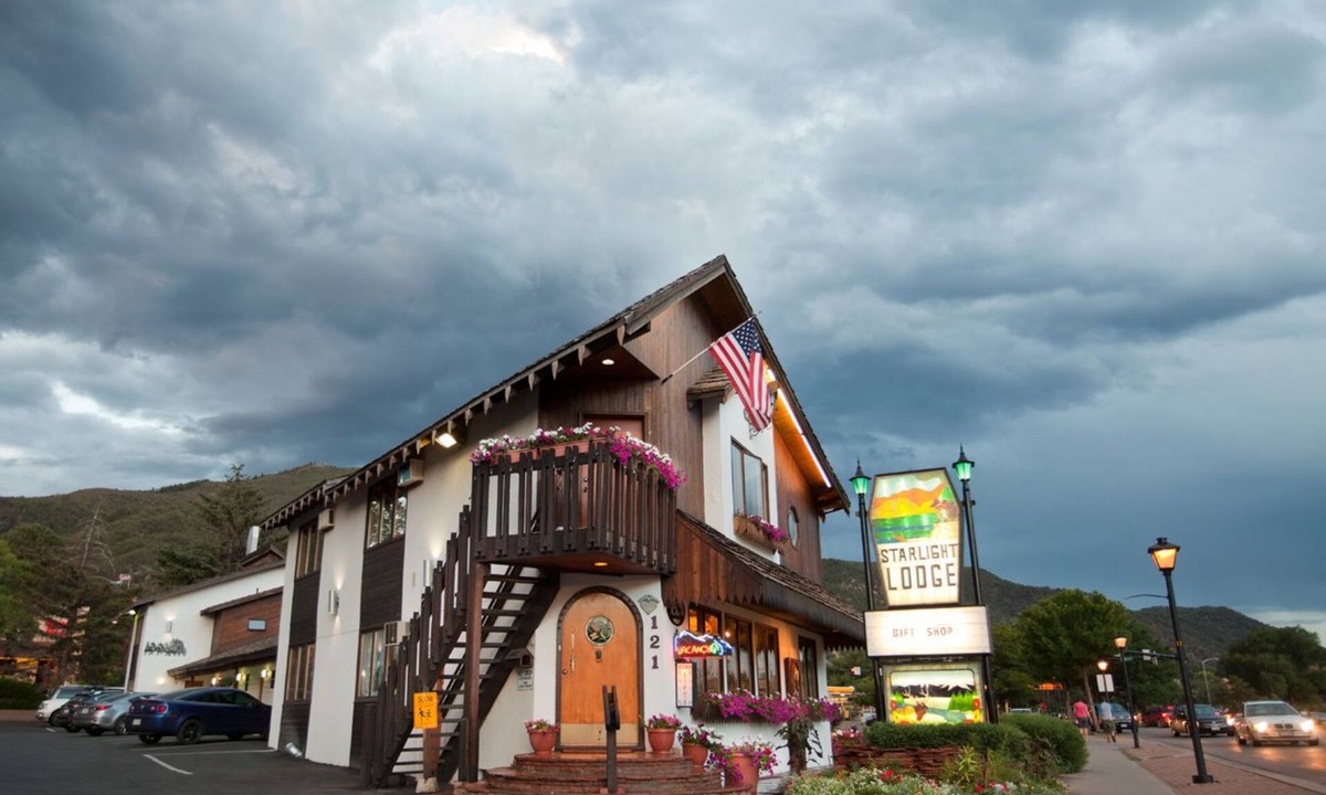 Glenwood Springs Hotel | Starlight Lodge
