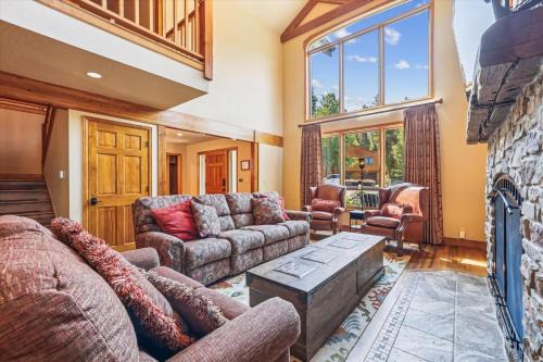 Trafalgar House | Stay at Friendly Fox Chalet, a large pet friendly home in a great location.