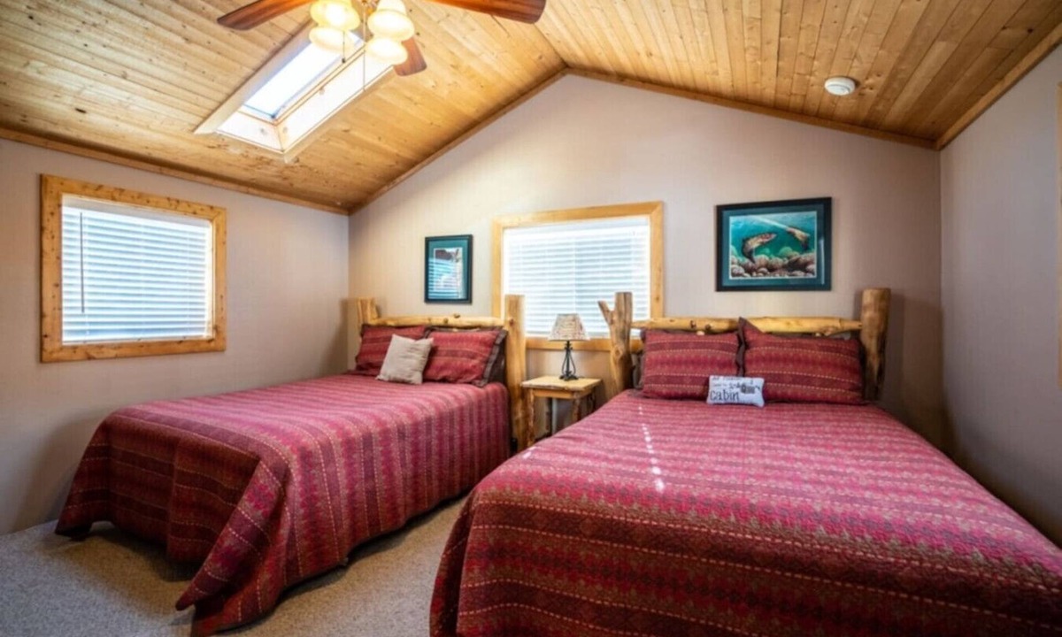 Pitkin House | Stay in a historical mountain town!