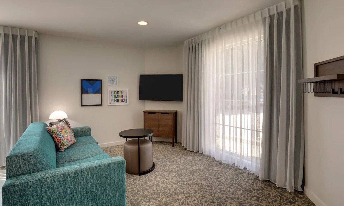 San Jose Hotel | Stay In great Shape! Pet Friendly Suite with Free Daily Breakfast