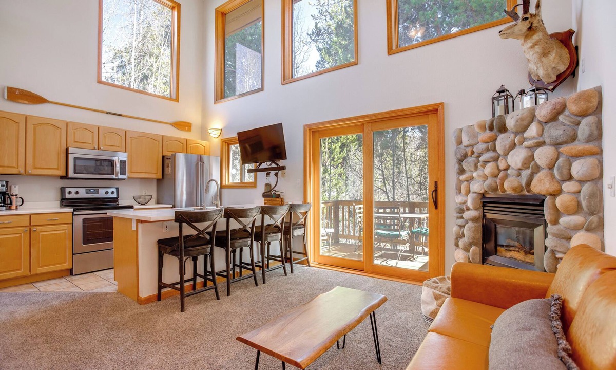 Grand Lake Condo | Steps to Grand Lake: New Deck at The Innlet Condo