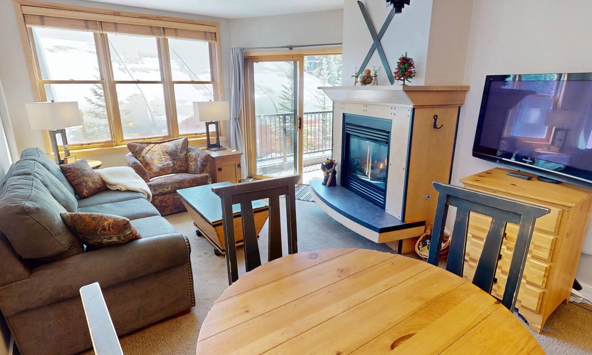 River Run Condo | Steps to Keystone Weddings, Gondola, Dining! 3 Hot Tubs, Pool, Elevator