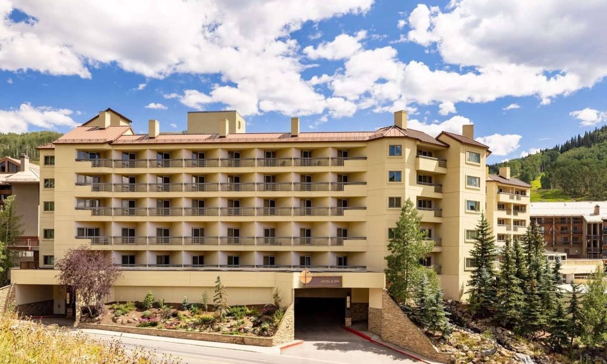 Crested Butte Hotel | Steps to Ski Lifts + Restaurant. Pool. Spa.