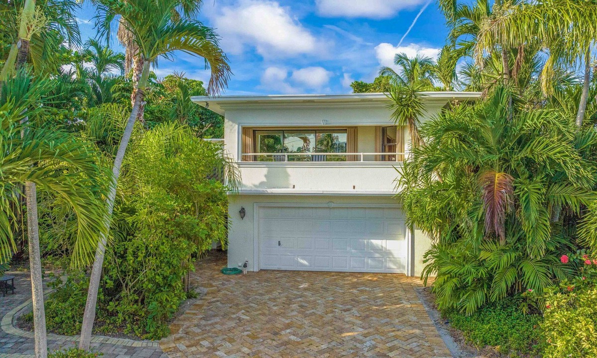 Birch Park Finger Streets House | Steps to the Beach and a Stroll to Fort Lauderdale Nightlife