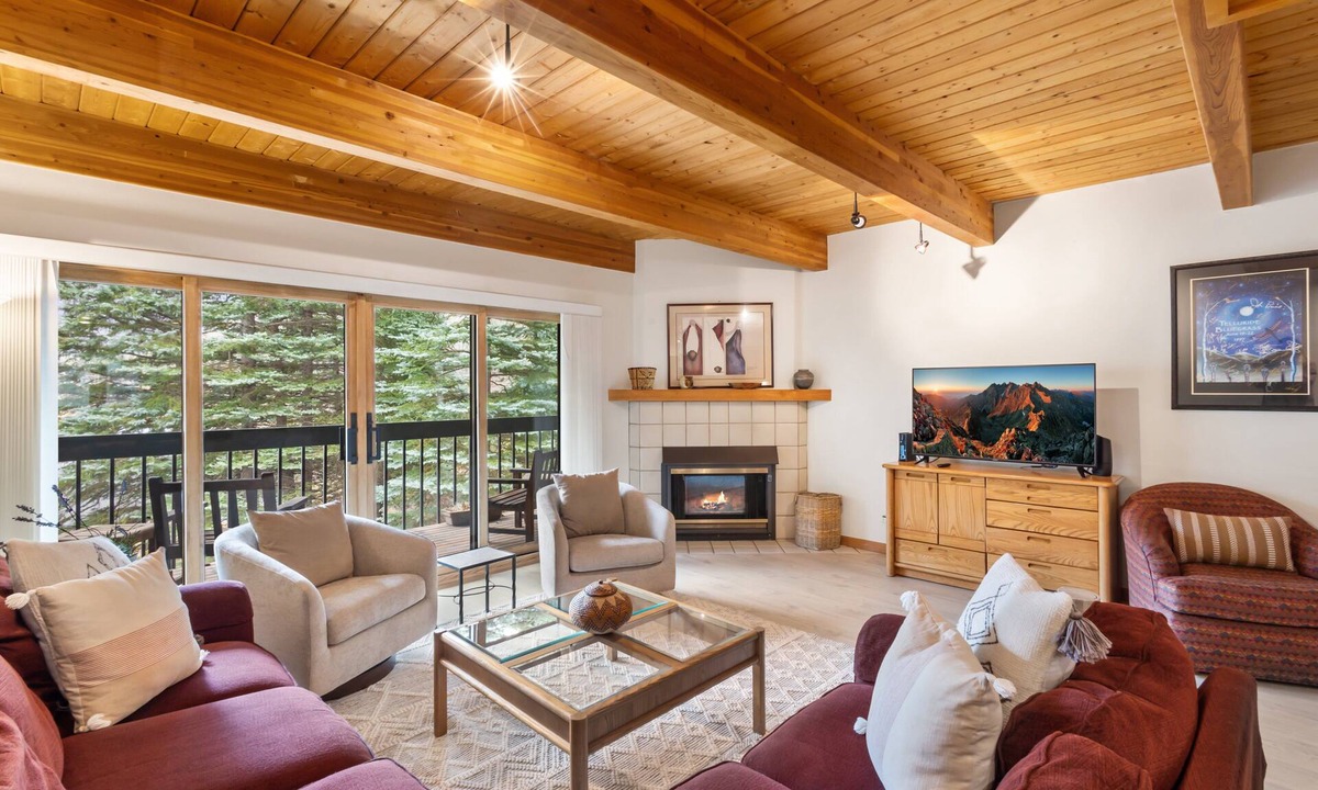 Telluride Condo | Steps to the River Trail and a Block from the Gondola!
