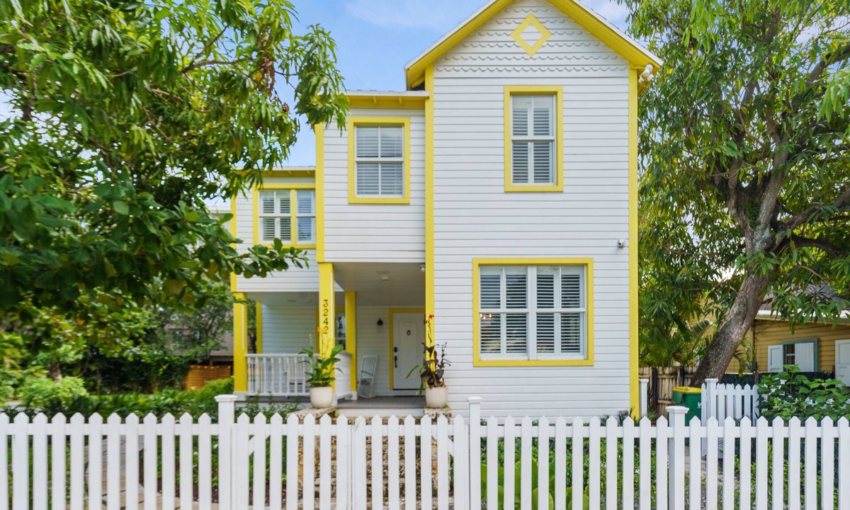 Southwest Coconut Grove Bed & Breakfast | Stirrup House by Pattio