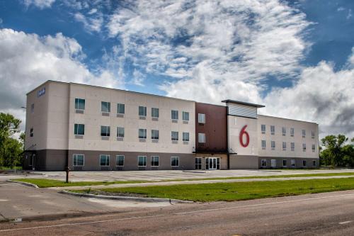 North Platte Hotel | Studio 6 North Platte, NE - East