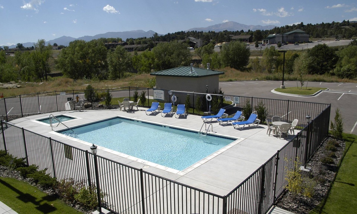 Rockrimmon Apartment | Studio | Perfect for Hikers or Business Travelers!