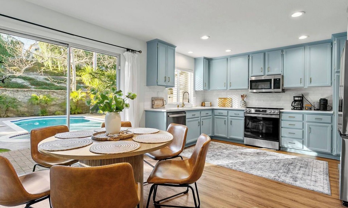 Aliso Viejo House | Stunning 4-Bedroom Pool House in lovely Aliso Viejo close to beach-