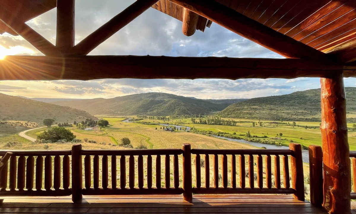 Meeker Cabin | Stunning Cabin w/Huge Deck & Amazing River Valley Views - WIFI