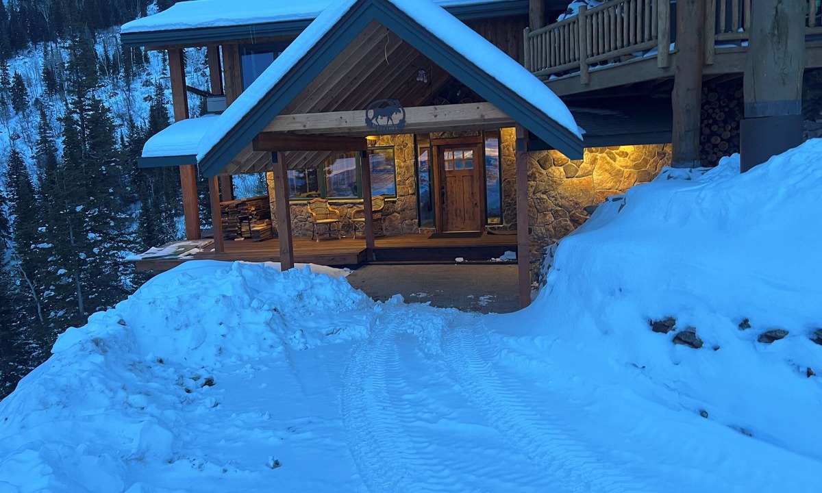 Steamboat Springs Cabin | Stunning Mountaintop Retreat offers Guest Suite Lodging with Spectacular views!