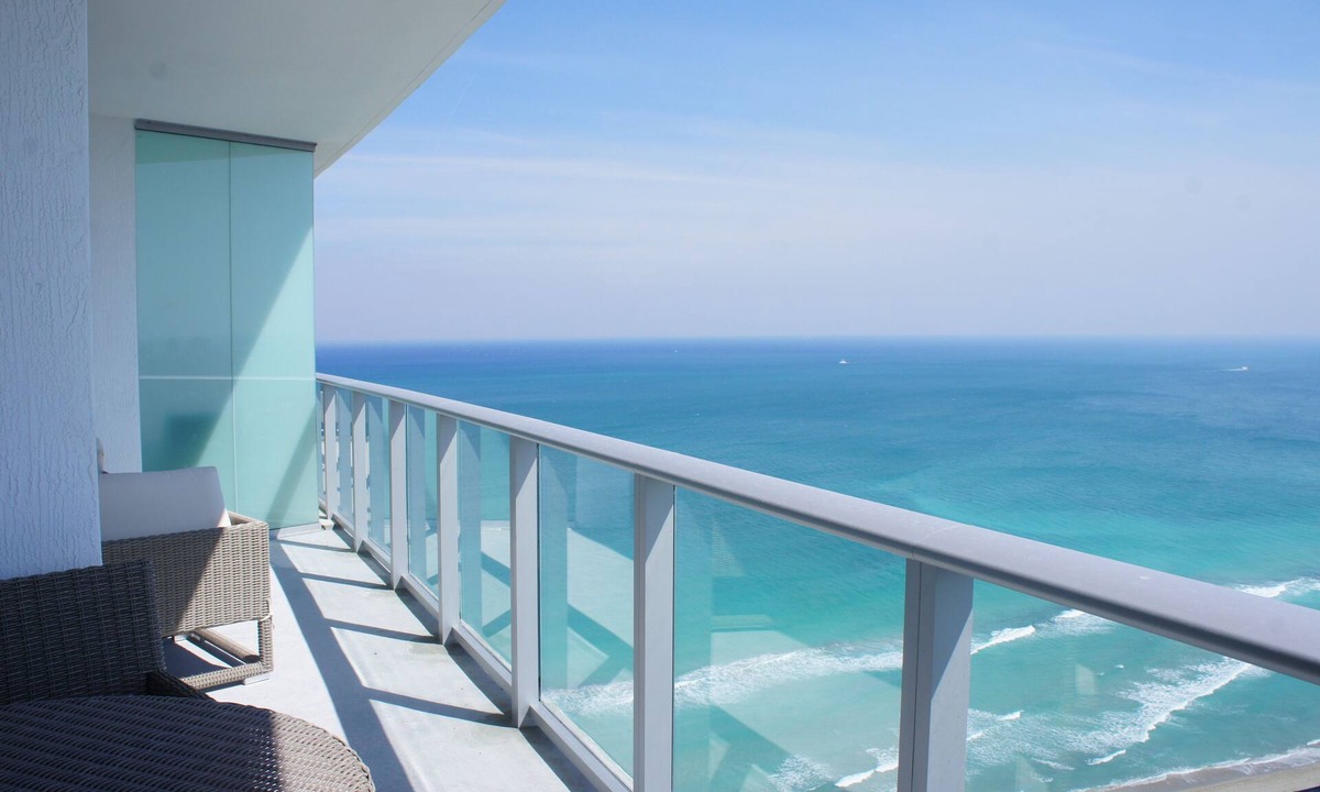 Hollywood South Central Beach Resort | Stunning Ocean View Condo at LYFE Resort- Beachfront Escape
