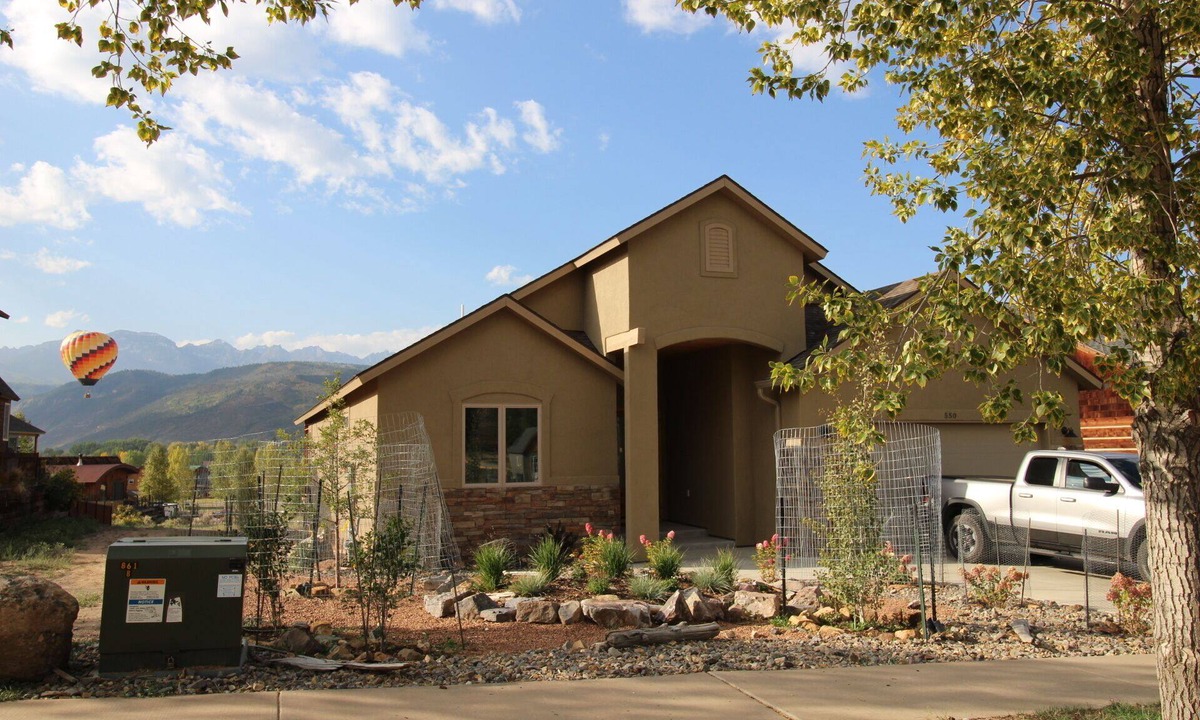 Ridgway Apartment | Stunning San Juan Mountain Views! Walking to Downtown Ridgway! Lower Level