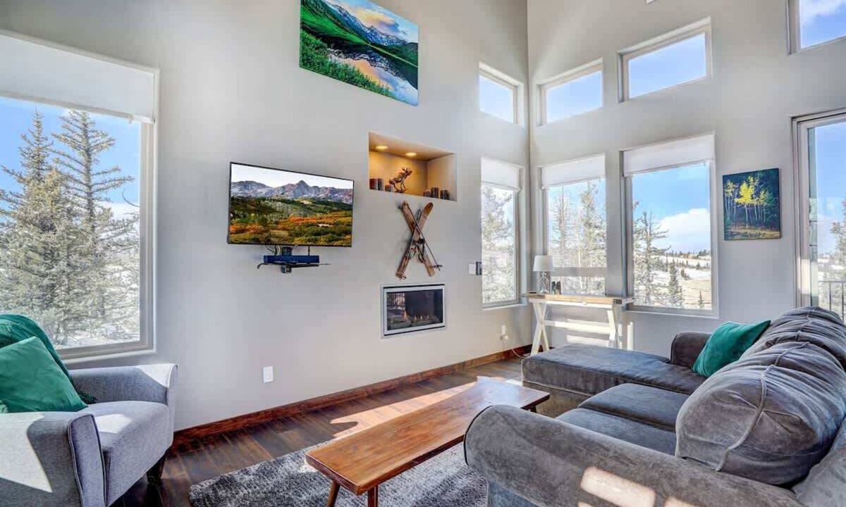Como Cabin | Stunning Views from a Unique Mountain Cabin!